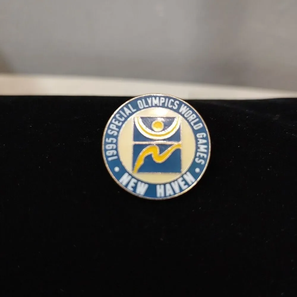 1995 Special Olympics World Games New Haven Souvenir Lapel Tack Pin
